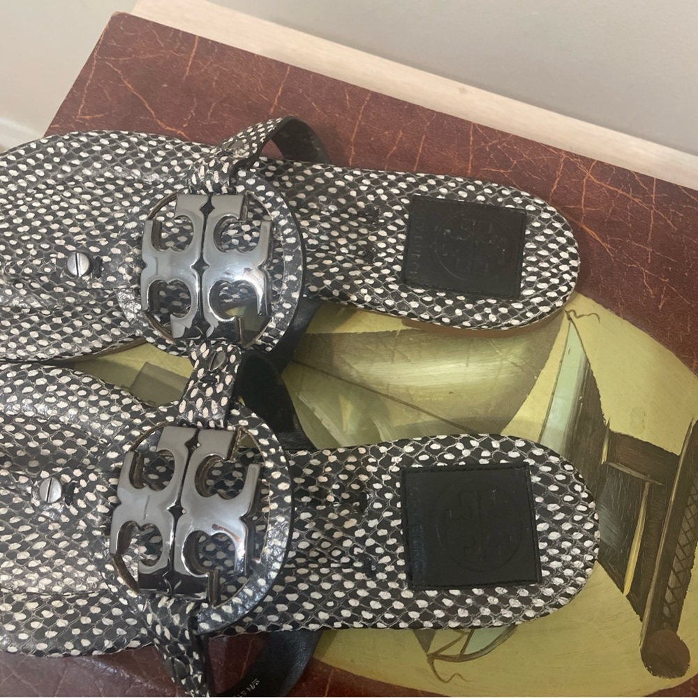 Tory Burch Monochrome Flip-Flops - Picture 4 of 5